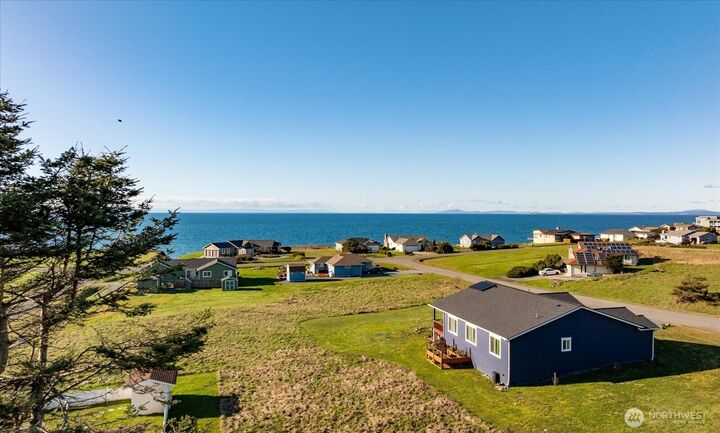 Property Photo:  2691  Balboa Way  WA 98239 