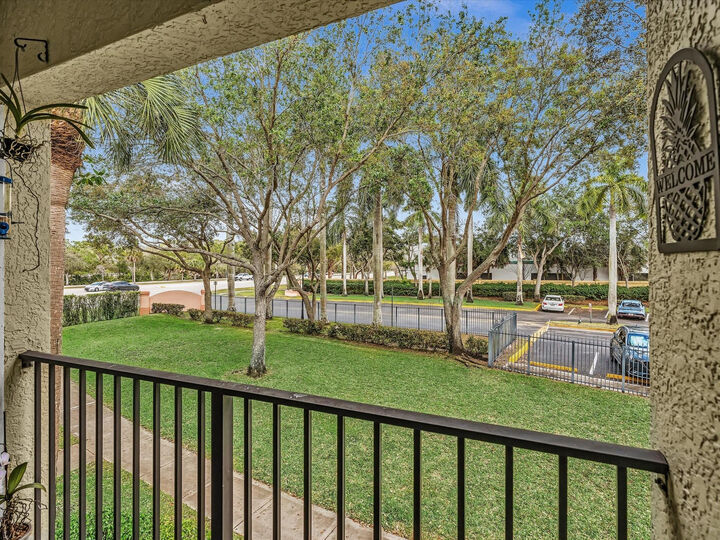 Property Photo: 110 Belmont Lane 110 FL 33068