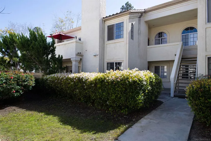 Property Photo:  1050 La Tortuga Dr 15  CA 92081 