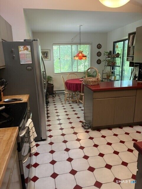 Property Photo:  159 Spectacle Lane  CT 06897 