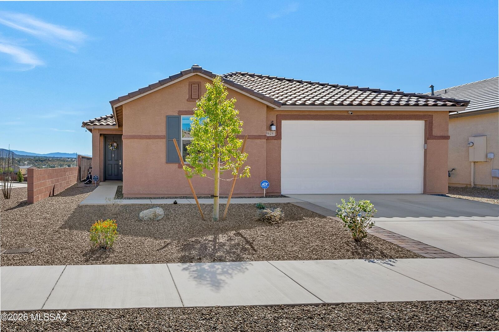 Property Photo:  9424 N Sunstone Moon Place  AZ 85742 