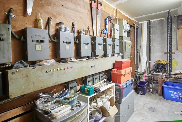 Property Photo: 1613 Dufferin Street ON L1N 1B3