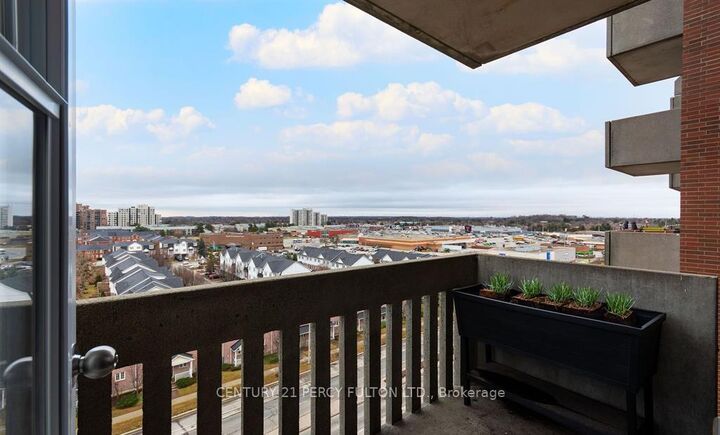 Property Photo:  6720 Glen Erin Drive 807  ON L5N 3K8 