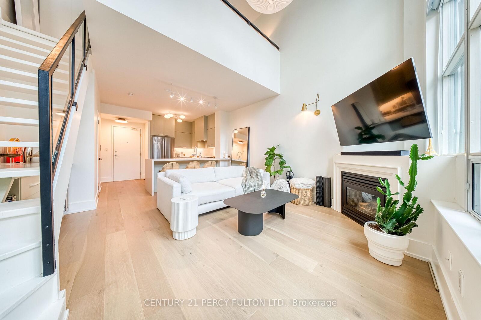 Property Photo:  200 Manitoba Street 106  ON M8Y 3Y9 