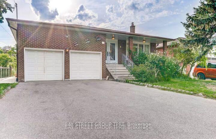 8 Kersey Crescent — photo 1