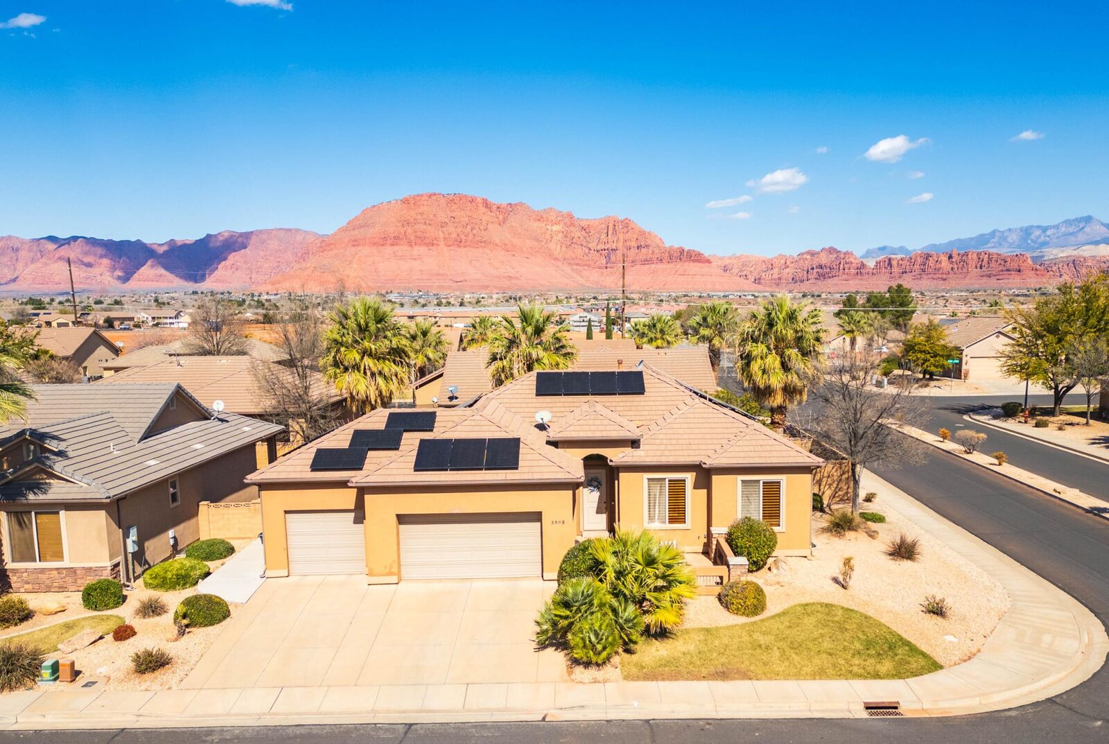 Property Photo: 3902 London Ln UT 84765