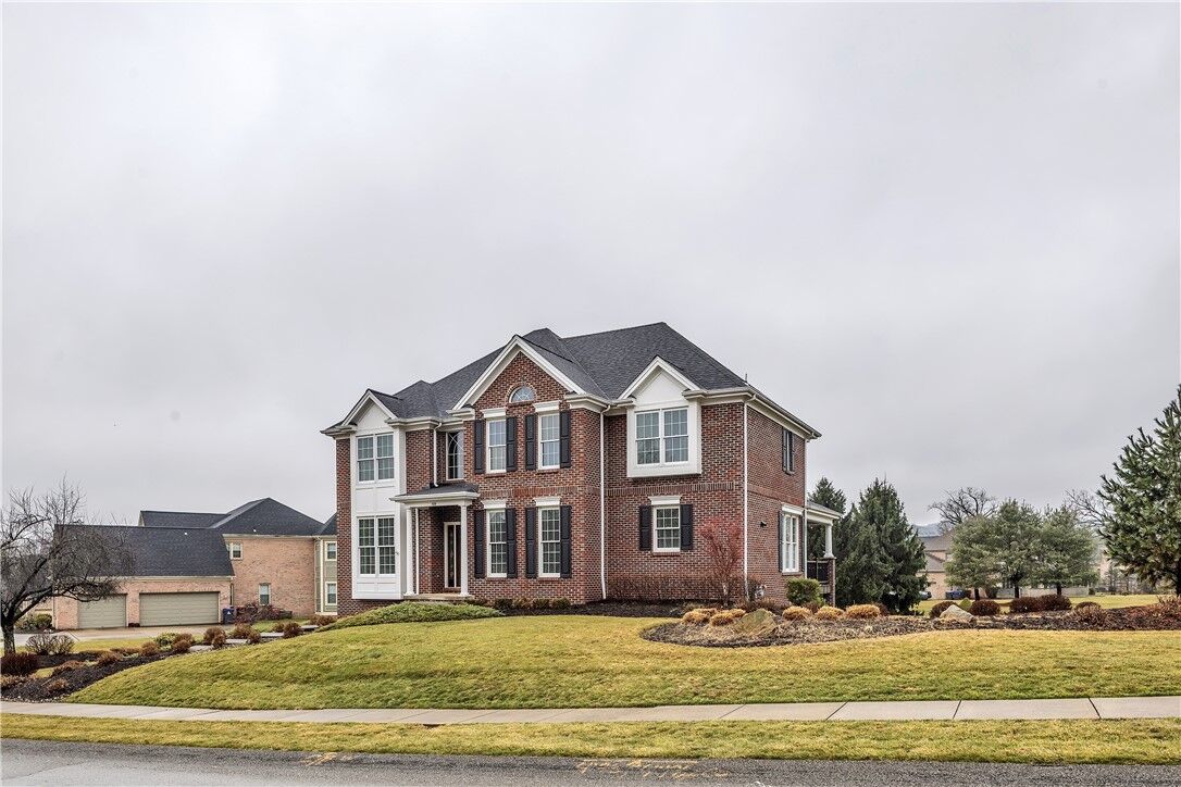 Property Photo:  109 Oakview Dr  PA 16066 