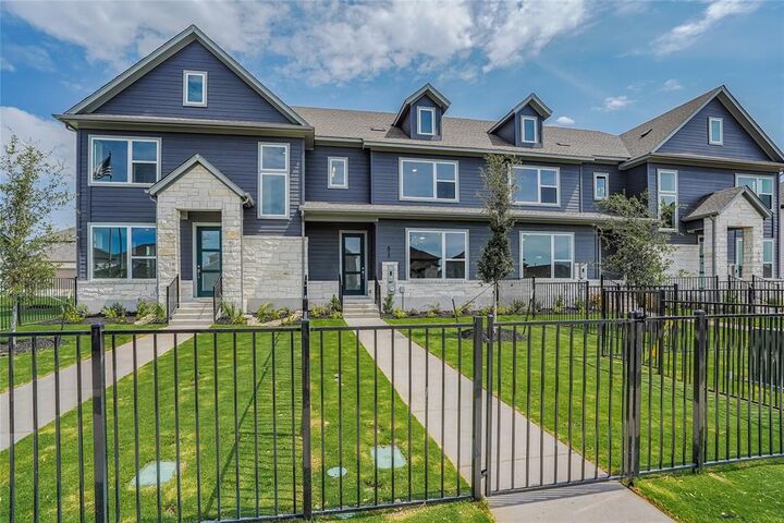 Property Photo:  517 Emory Crossing Boulevard  TX 78634 