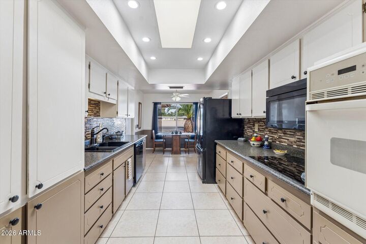 Property Photo:  9721 W Greenway Road  AZ 85351 