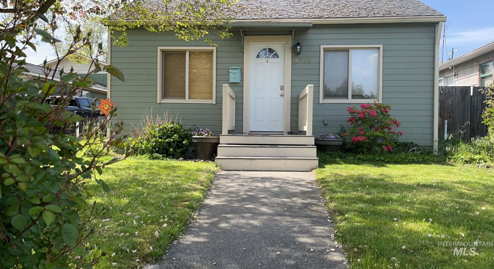 Property Photo:  1906 15th Ave  ID 83501 