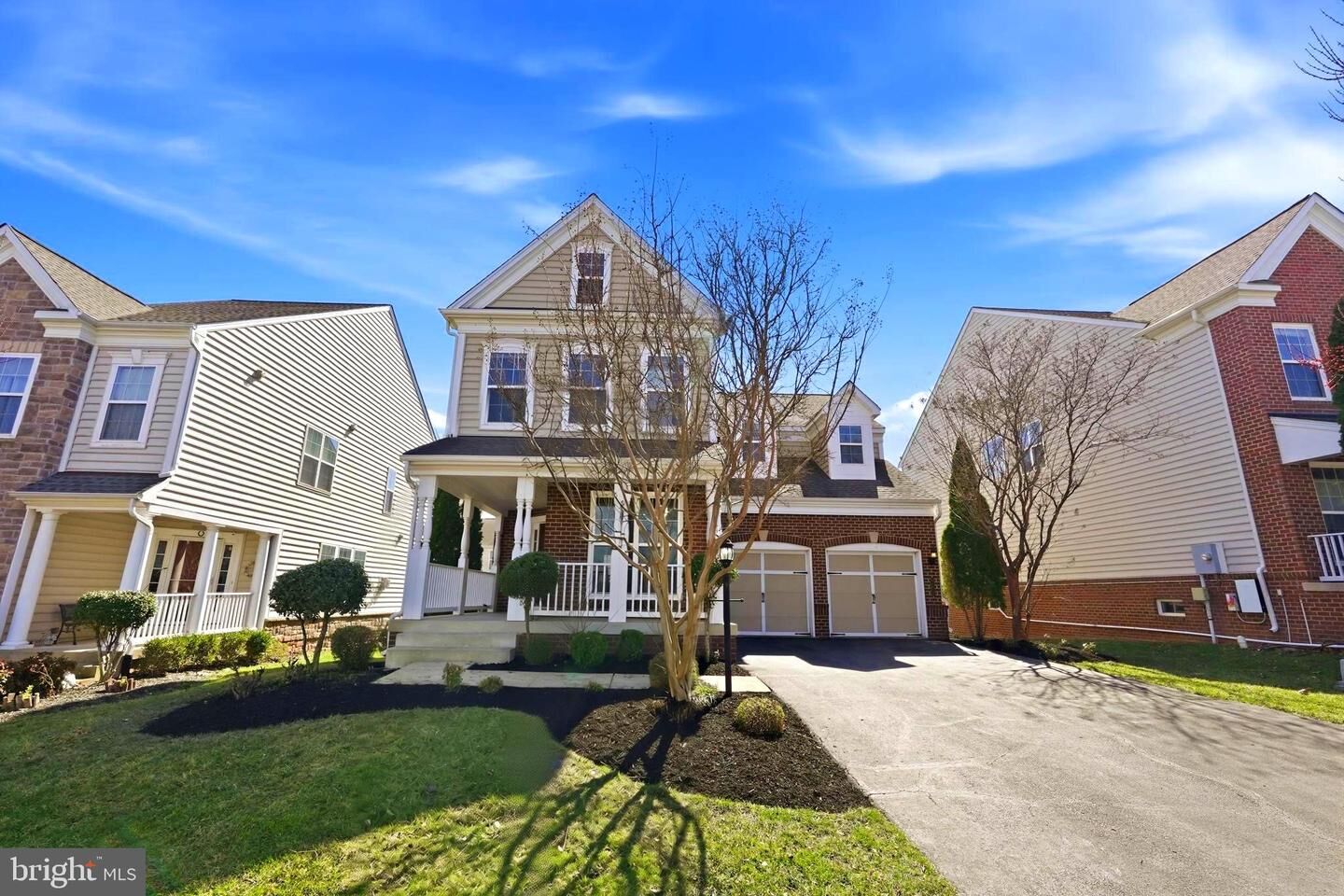 Property Photo:  42637 Willow Bend Drive  VA 20148 