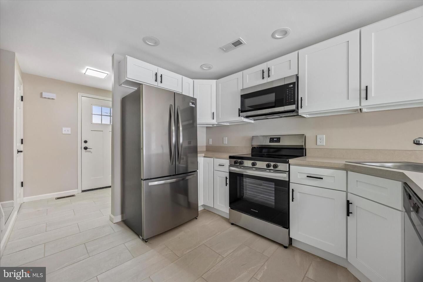 Property Photo:  431 Logan Avenue 2  PA 19038 