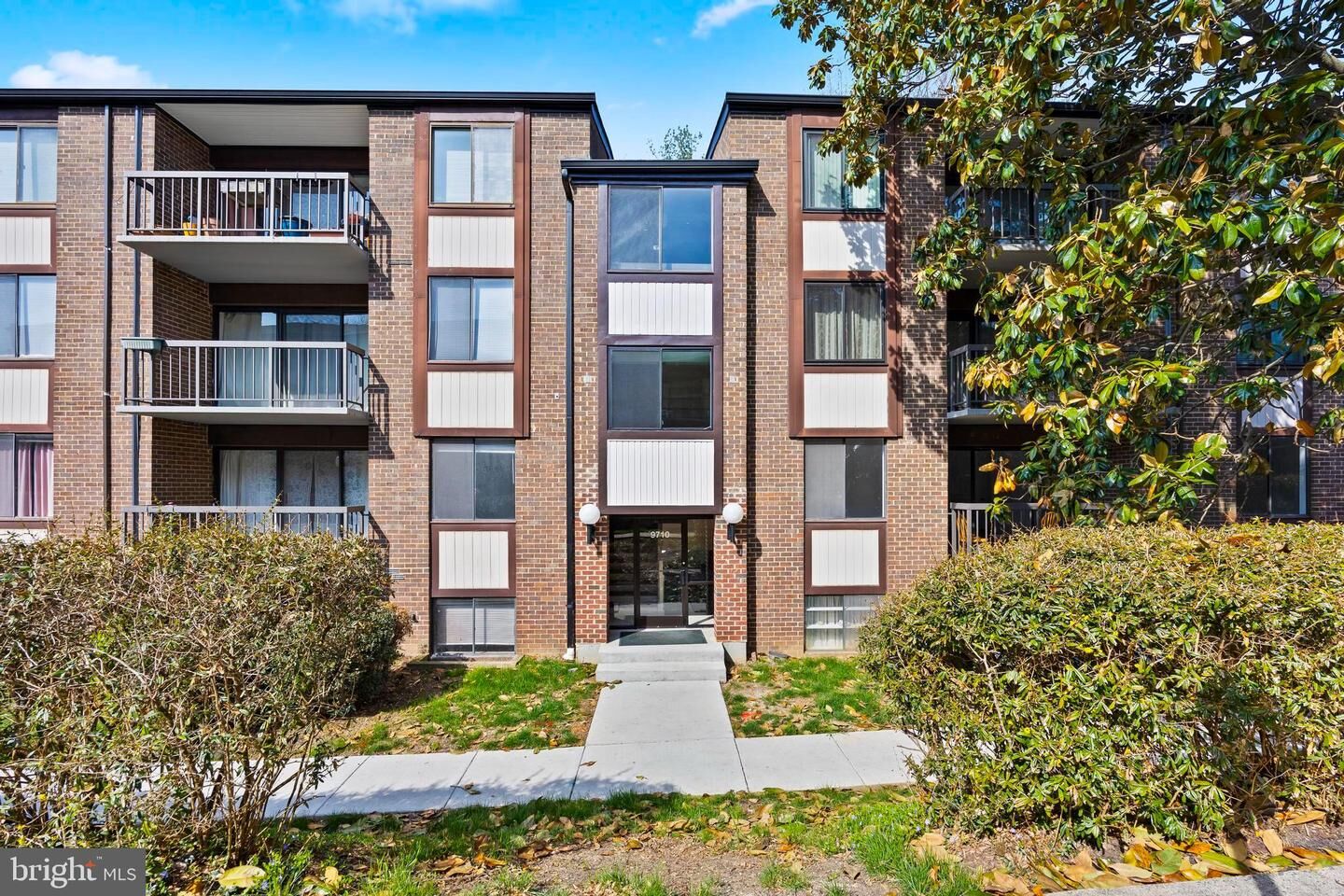 Property Photo:  9710 Kingsbridge Drive 101  VA 22031 