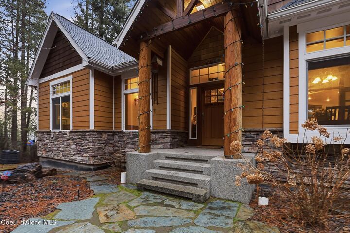 Property Photo:  1280 S Signal Point Rd  ID 83854 