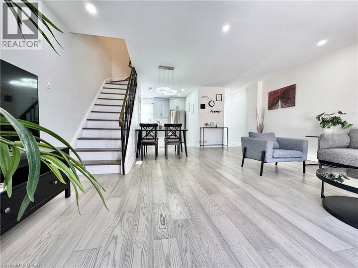 Property Photo:  138 Jansen Avenue  ON N2A 2L7 