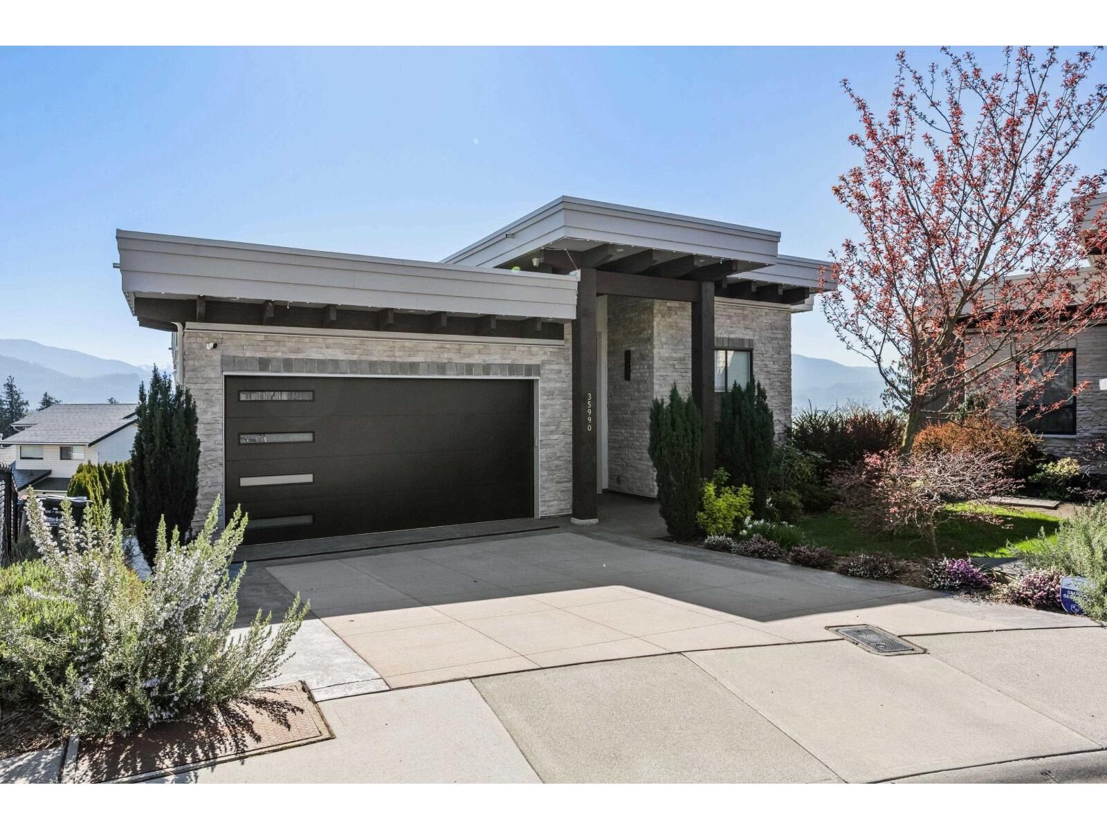 Photo de la propriété:  35990 Timberlane Drive  BC V3G 0H5 