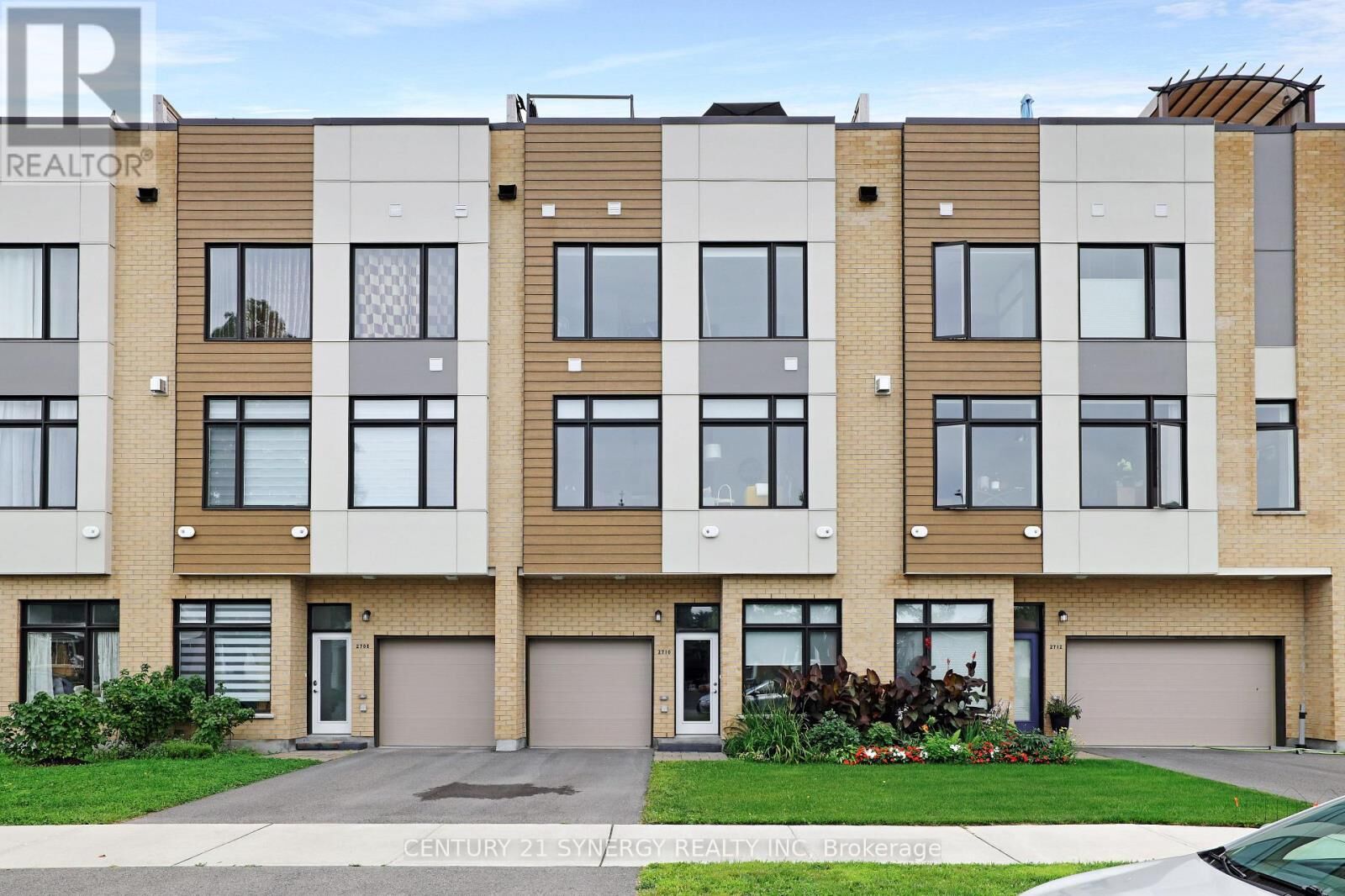 Property Photo:  2710 Draper Avenue  ON K2H 0C4 