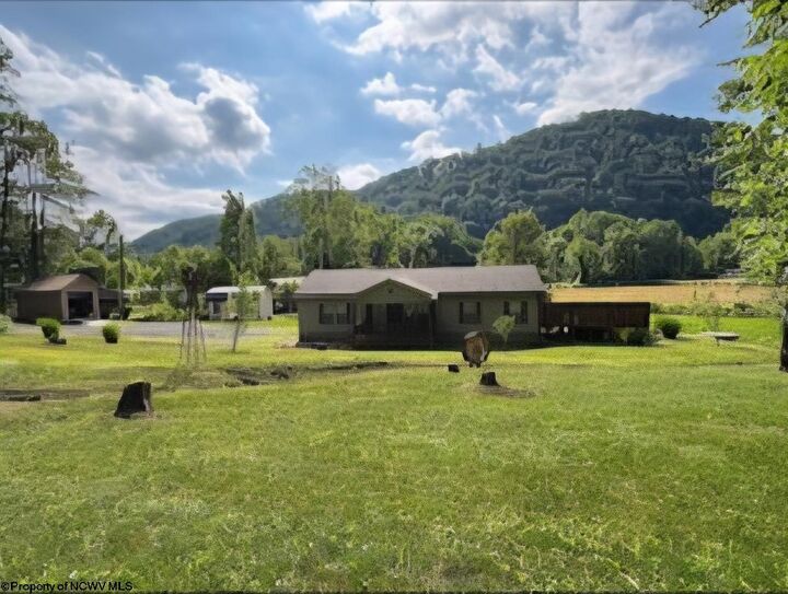 Property Photo:  8 Old Hannahsville Lane  WV 26287 