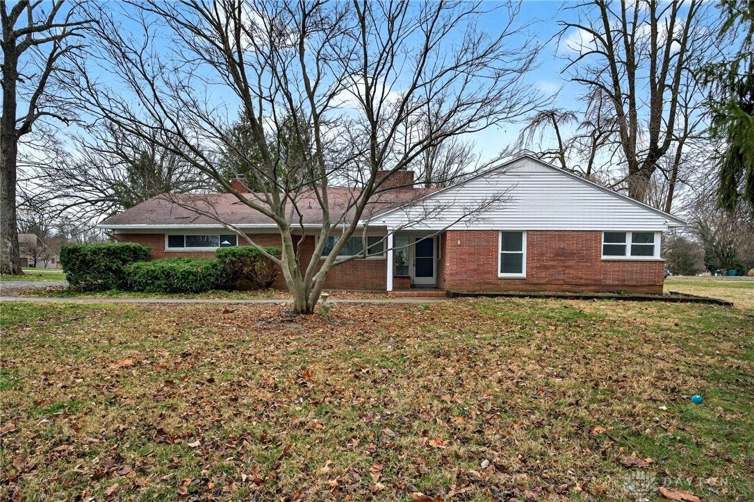 Property Photo:  1697 Countryside Drive  OH 45432 