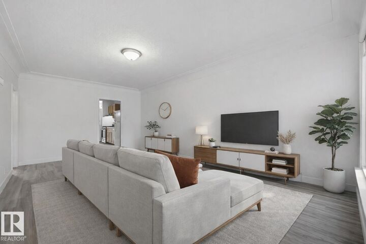 Property Photo: 9848 87 Avenue NW AB T6E 2N6