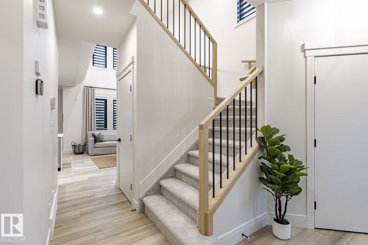 Property Photo:  6275 180 Avenue NW  AB T5Y 3X1 