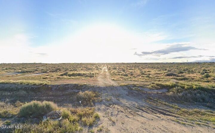 Property Photo: 2701 W Avenue H-8 CA 93536