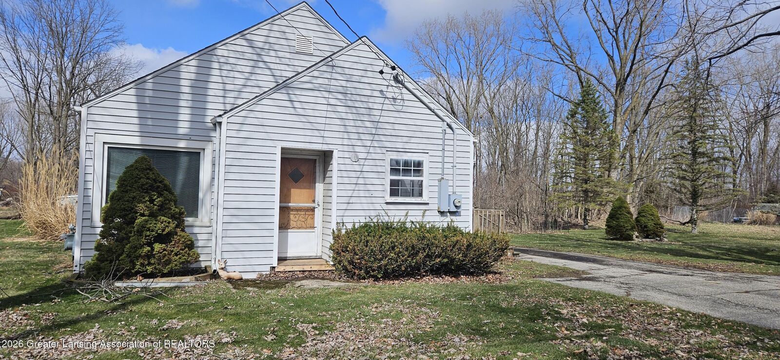 Property Photo:  3220 W Miller Road  MI 48911 