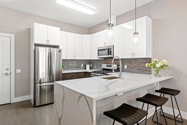 Property Photo: 313 Pine St 305 NJ 07304