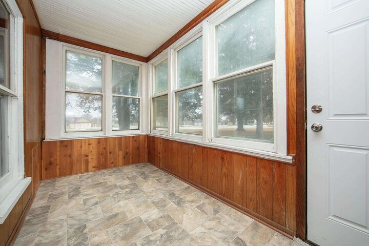 Property Photo:  104 W South Street  IA 50636 