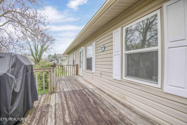 Property Photo:  717 Bernard Ave  TN 37854 