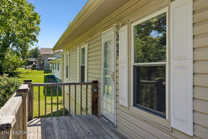 Property Photo:  717 Bernard Ave  TN 37854 