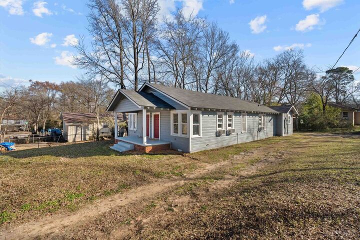 Property Photo:  2304 Palestine St 305 Locust St  TX 75670 