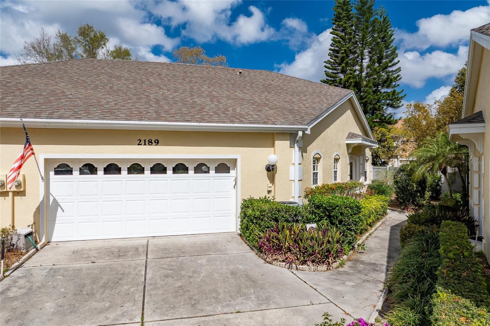 Property Photo: 2189 Oak Forest Lane FL 34683