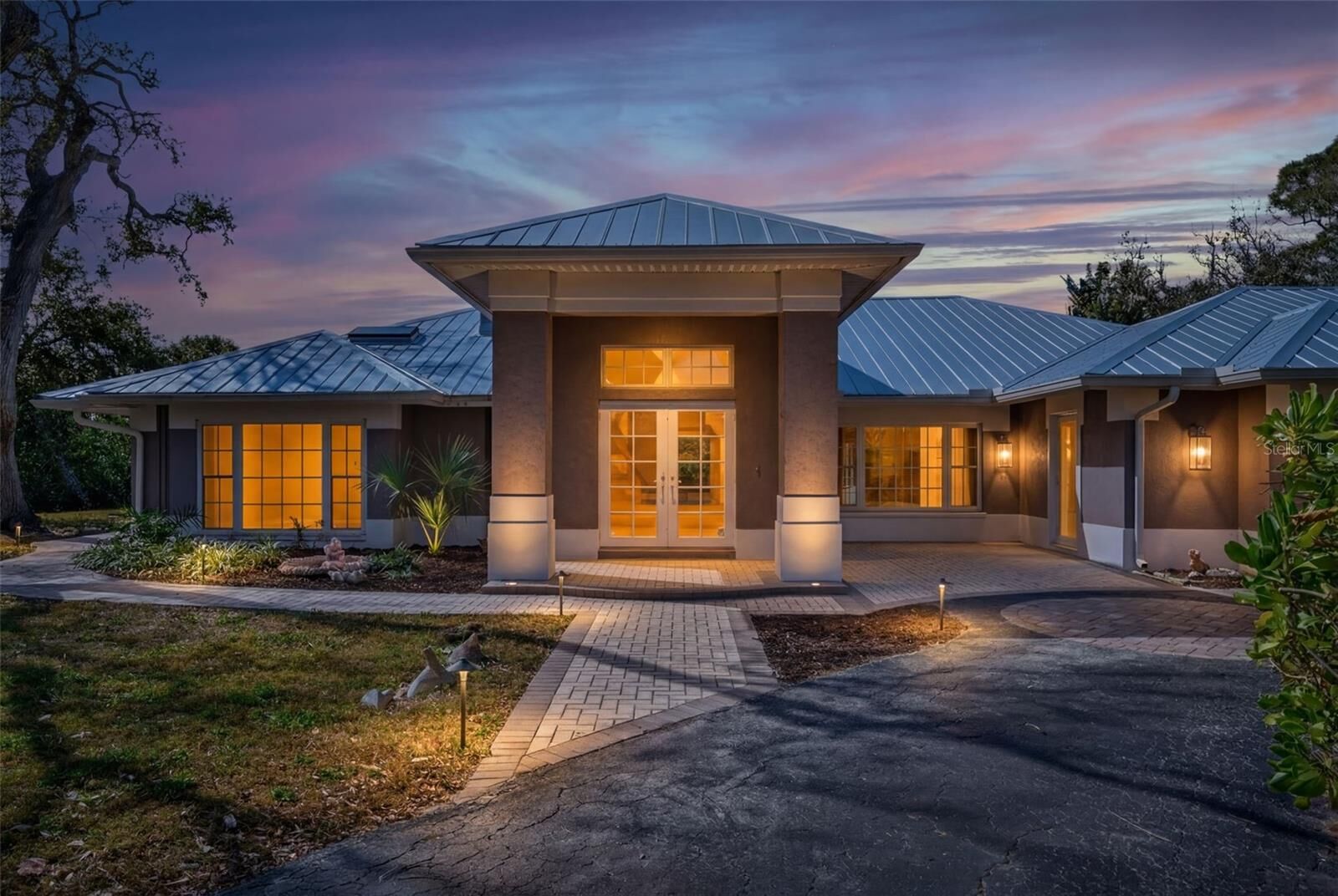 Property Photo:  7108 Midnight Pass Road  FL 34242 