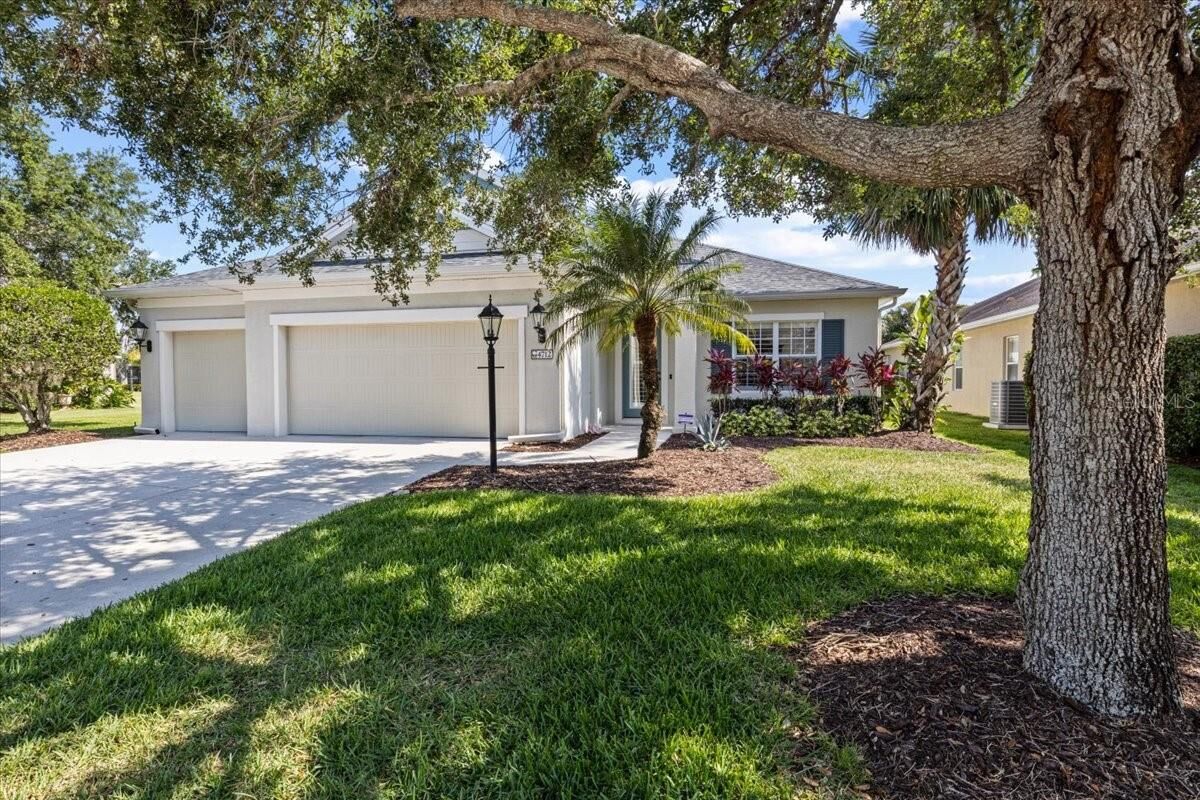Property Photo:  4712 Charles Partin Drive  FL 34219 