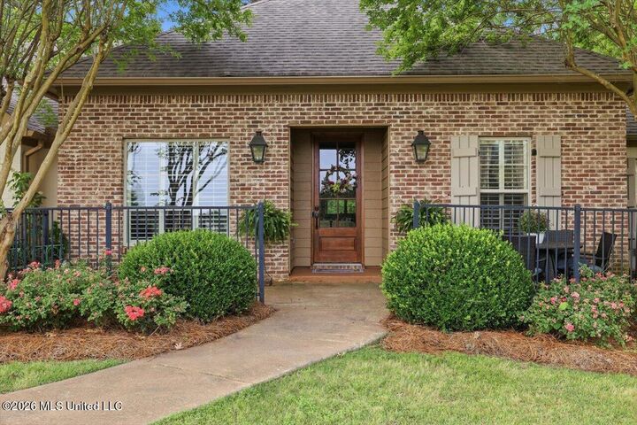 Property Photo:  226 Meadowlands Drive  MS 39047 