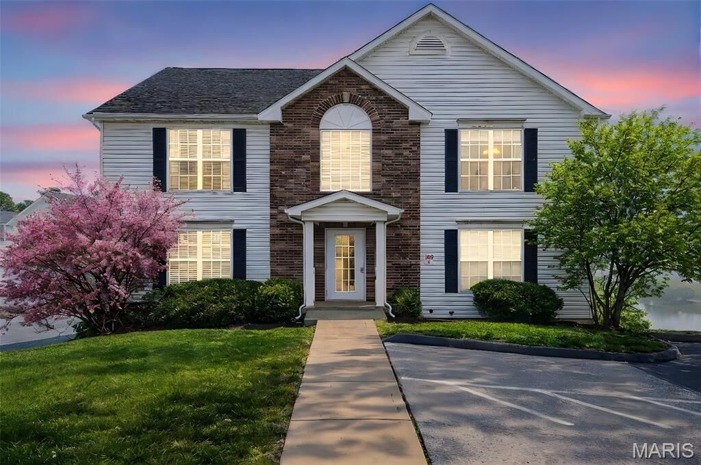 Property Photo:  19 Homefield Gardens Drive 27N  MO 63366 