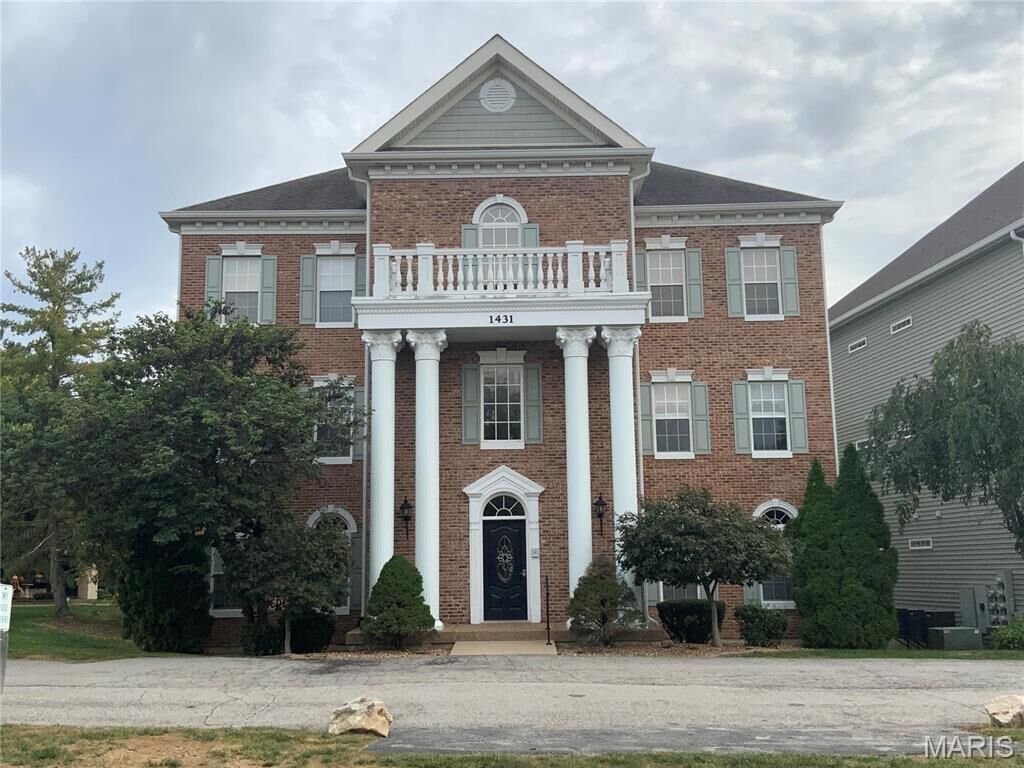 Property Photo: 1431 Heritage Landing 101 MO 63303