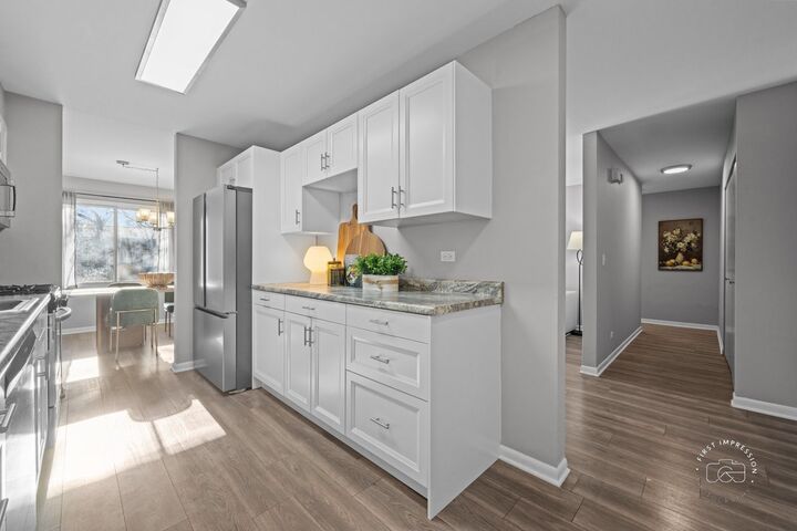 Property Photo:  2924 Roberts Drive 8  IL 60517 