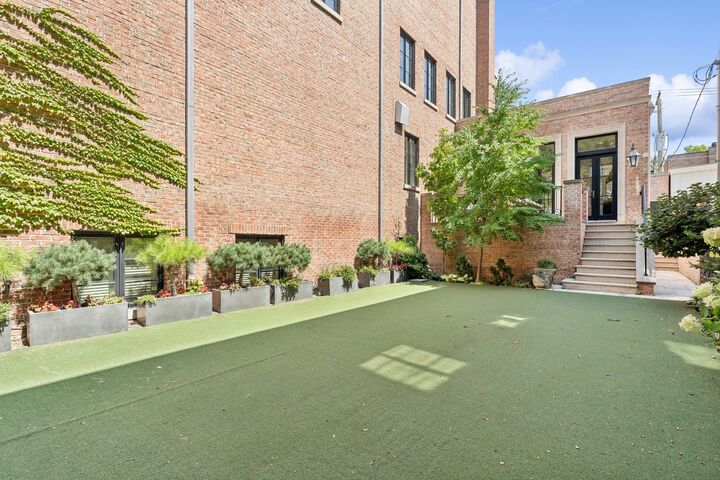 Property Photo:  1755 N Mohawk Street  IL 60614 