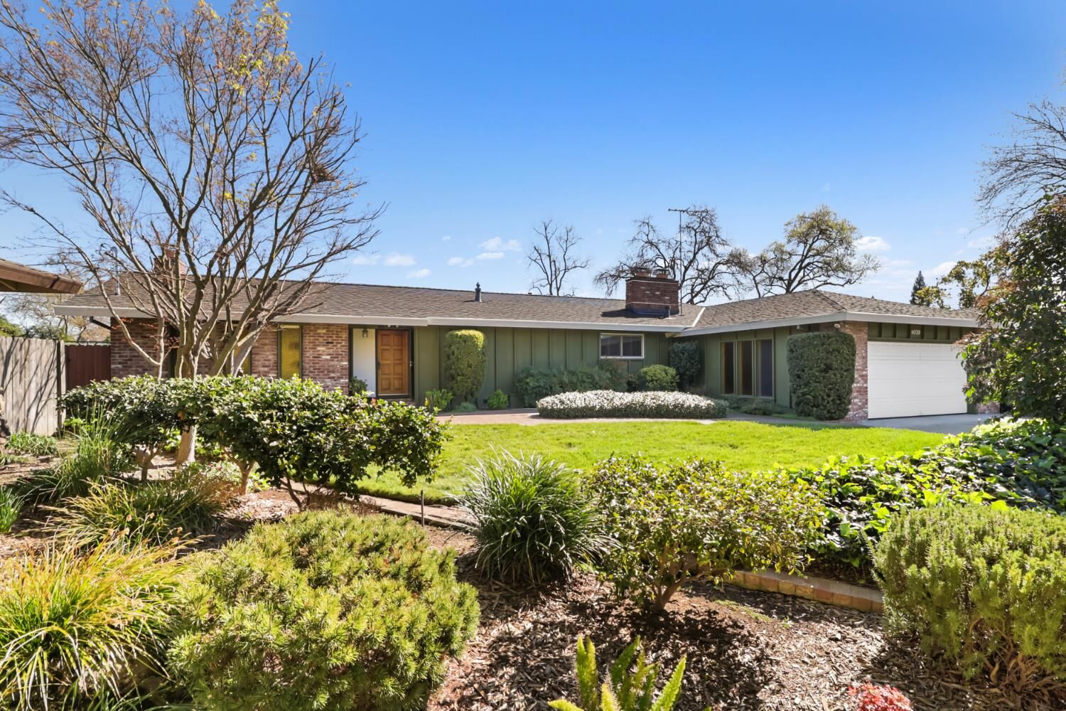 Property Photo:  4020 Las Ninas Court  CA 95821 