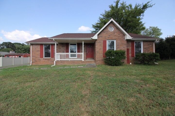 Property Photo:  103 Bo Ct  TN 37042 