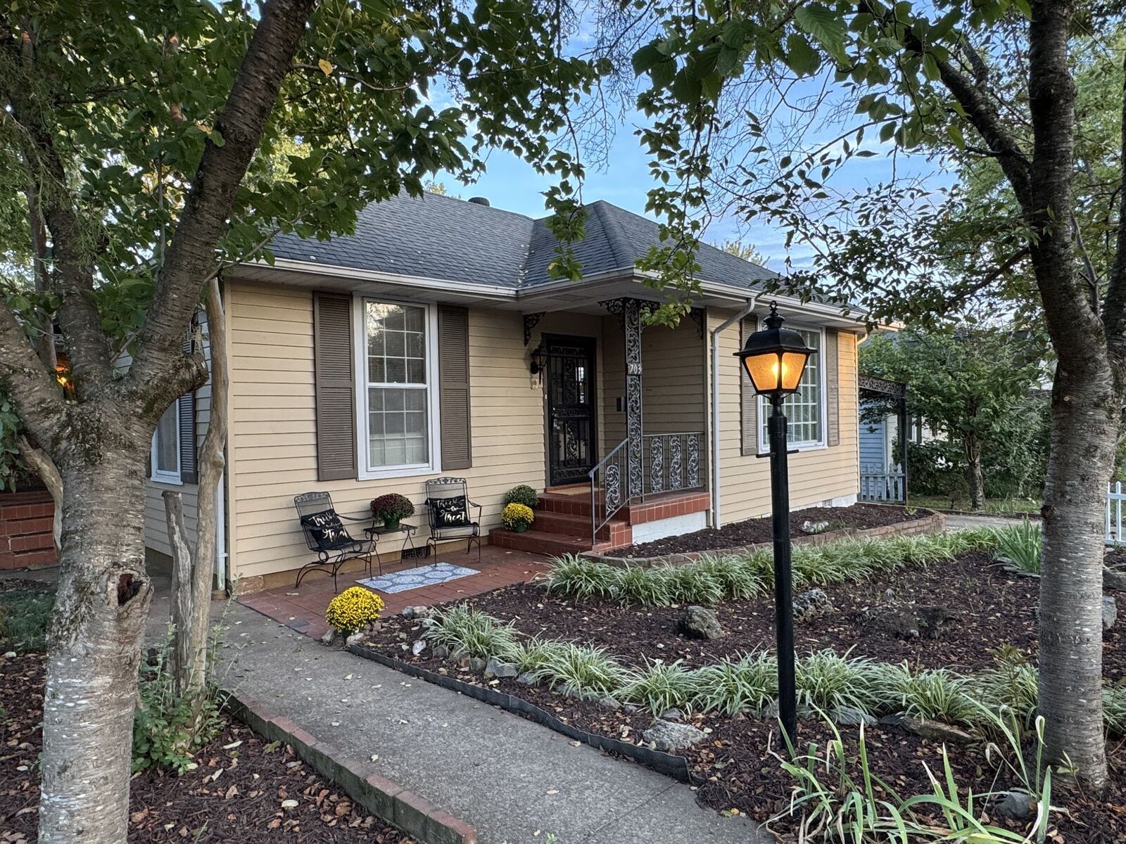 Property Photo:  703 Lawrence St  TN 37138 