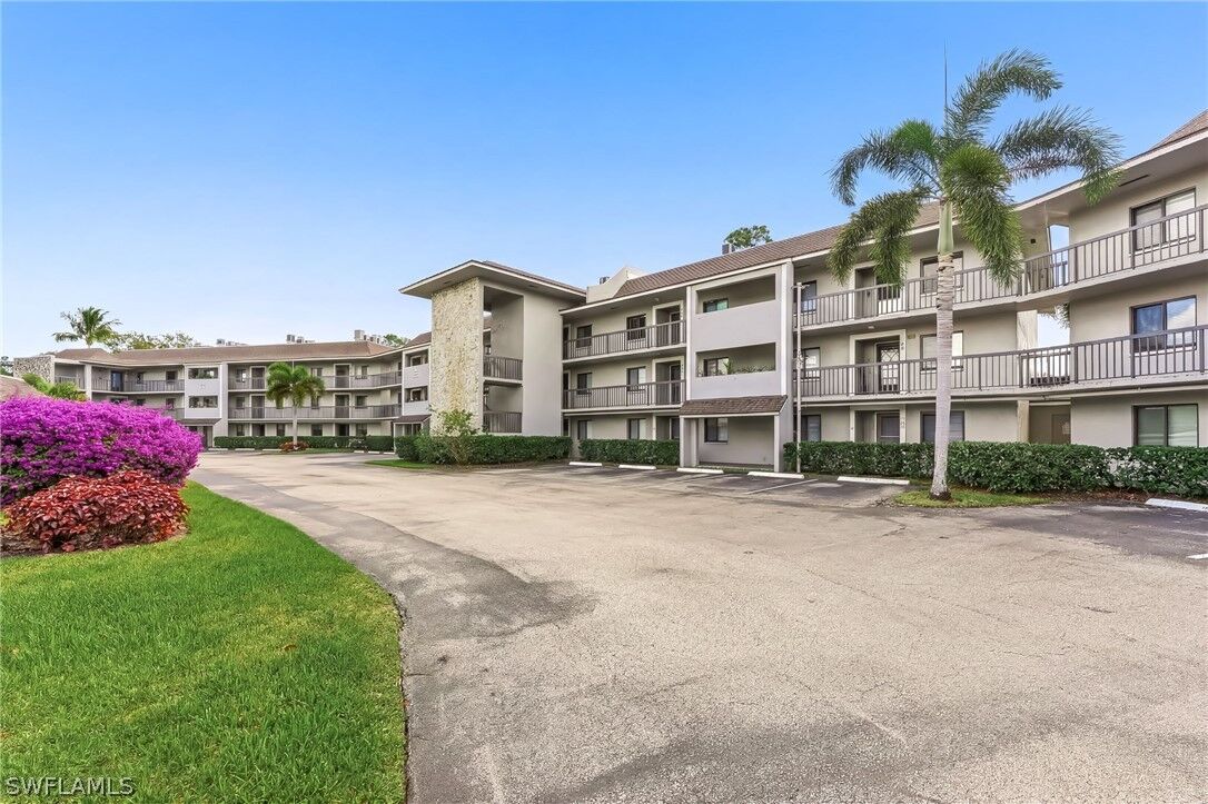 Property Photo: 5725 Gage Lane E301 FL 34113