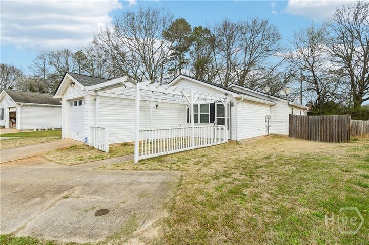 Property Photo: 269 Buckingham Court GA 30607