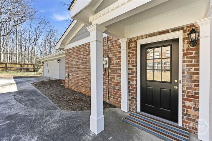 Property Photo: 185 Devereux Drive GA 30606