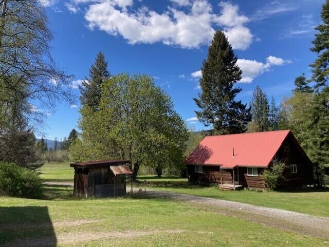 Property Photo:  4911 Nixon Way  WA 99114 