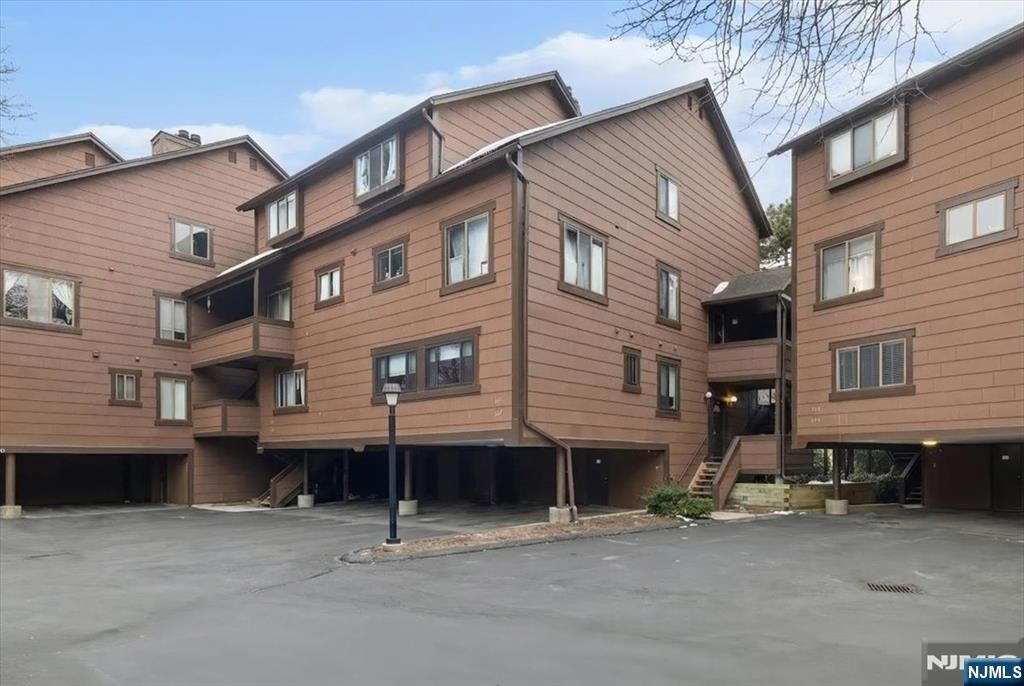 Property Photo:  117 Sunset Key 117  NJ 07094 