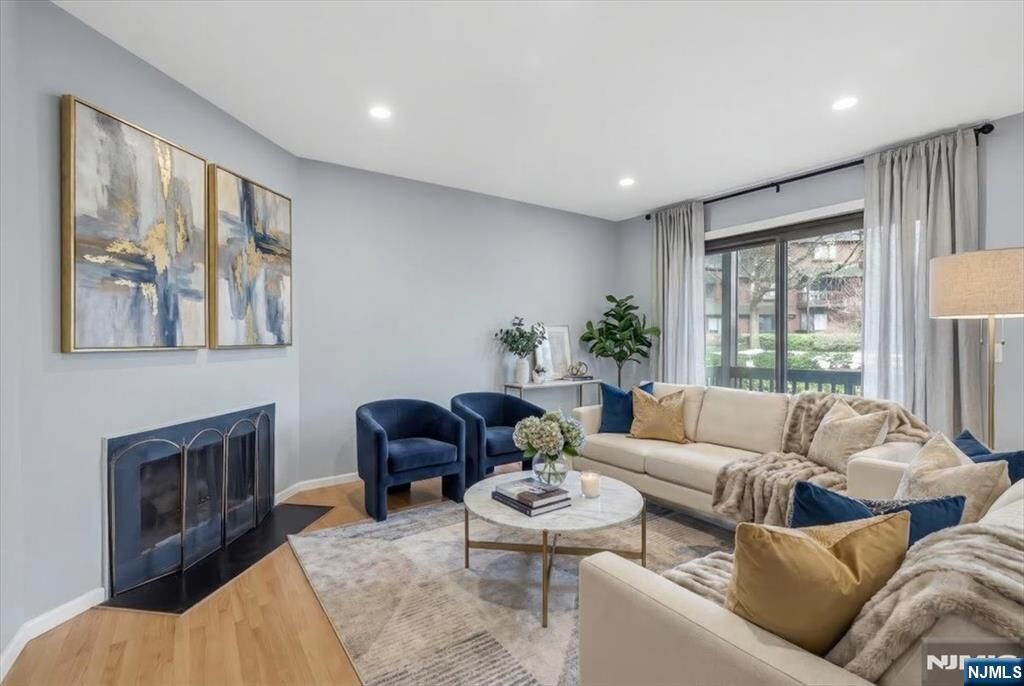 Property Photo:  117 Sunset Key 117  NJ 07094 