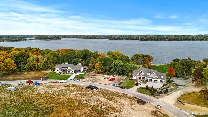 Property Photo: 4946 Bridgevine Way MN 55359